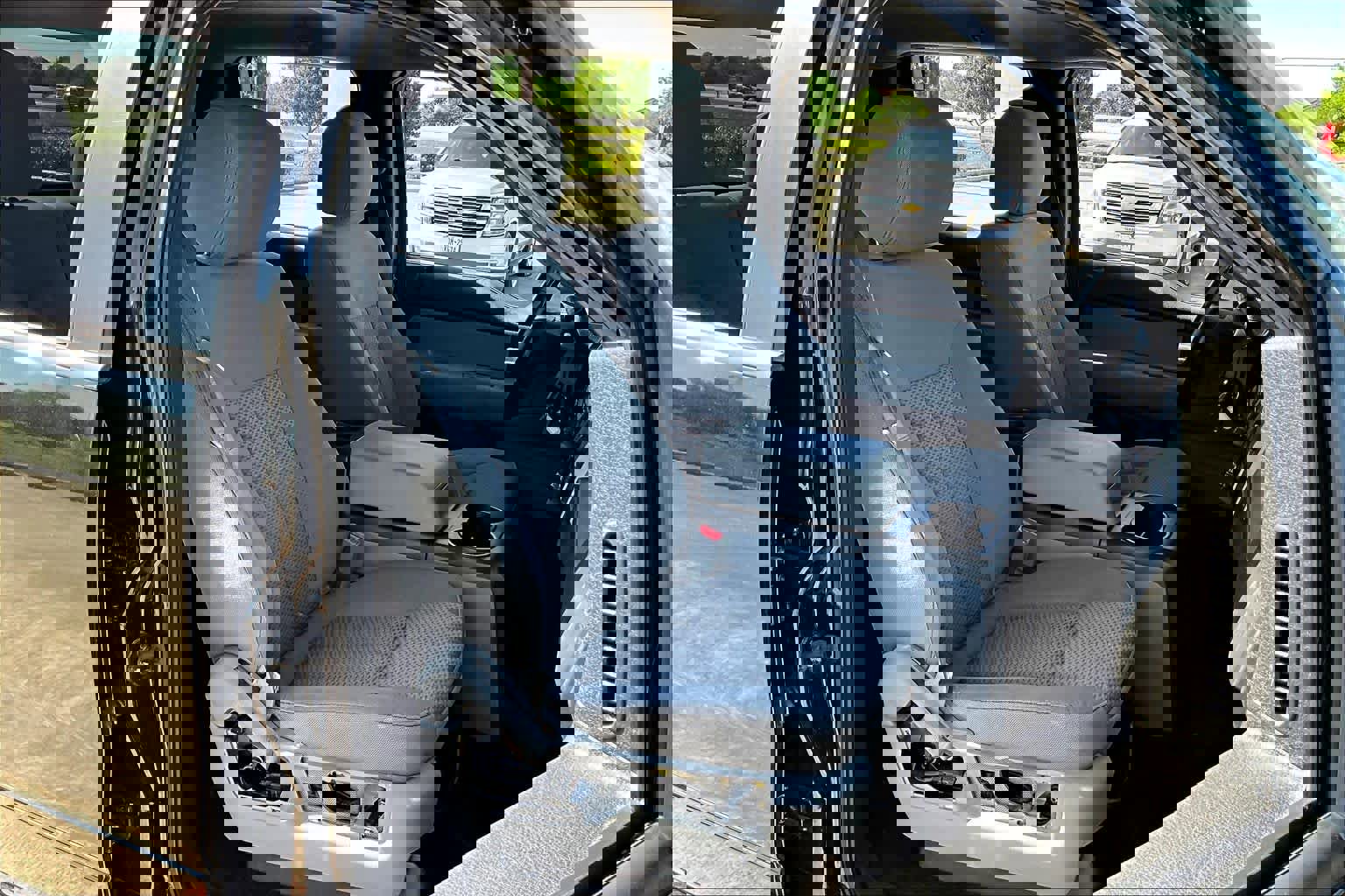 Used 2012 Ford F150 XLT w/ XLT Chrome Pkg RWD image 9