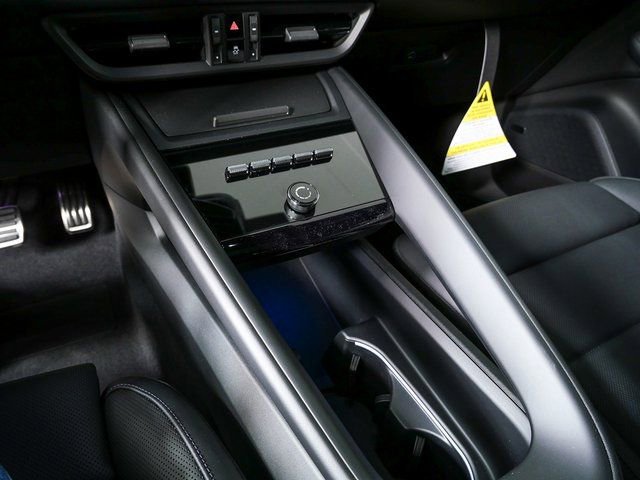 New 2026 Porsche Macan Electric image 18