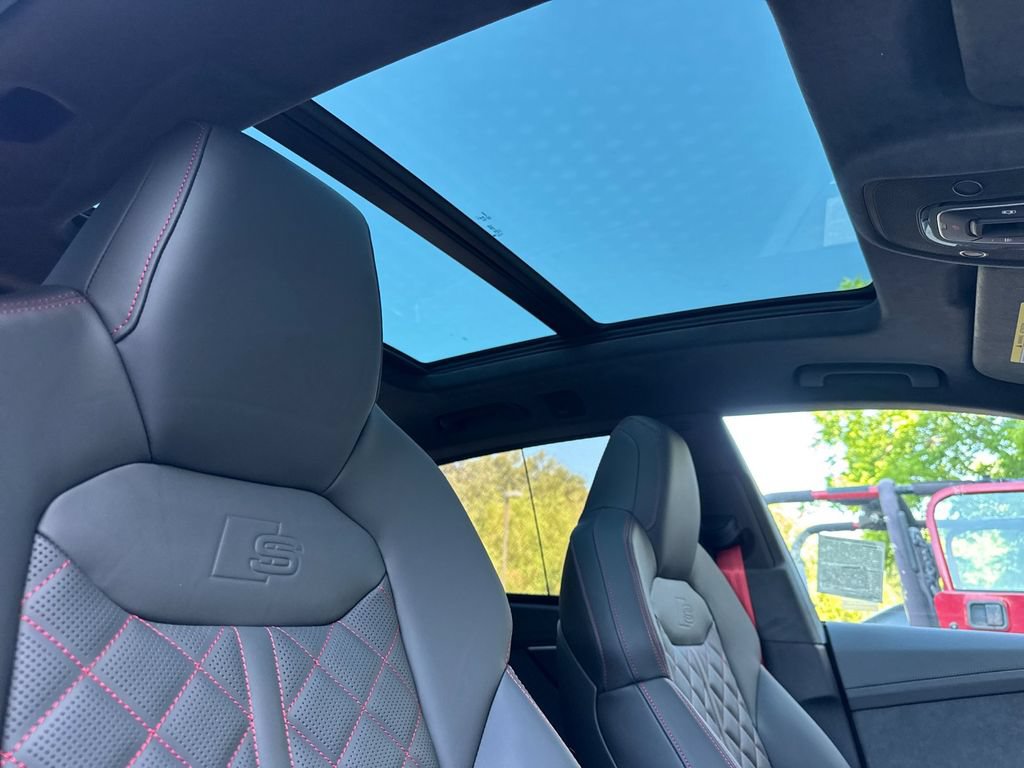 New 2026 Audi SQ8 Prestige AWD/4WD image 17