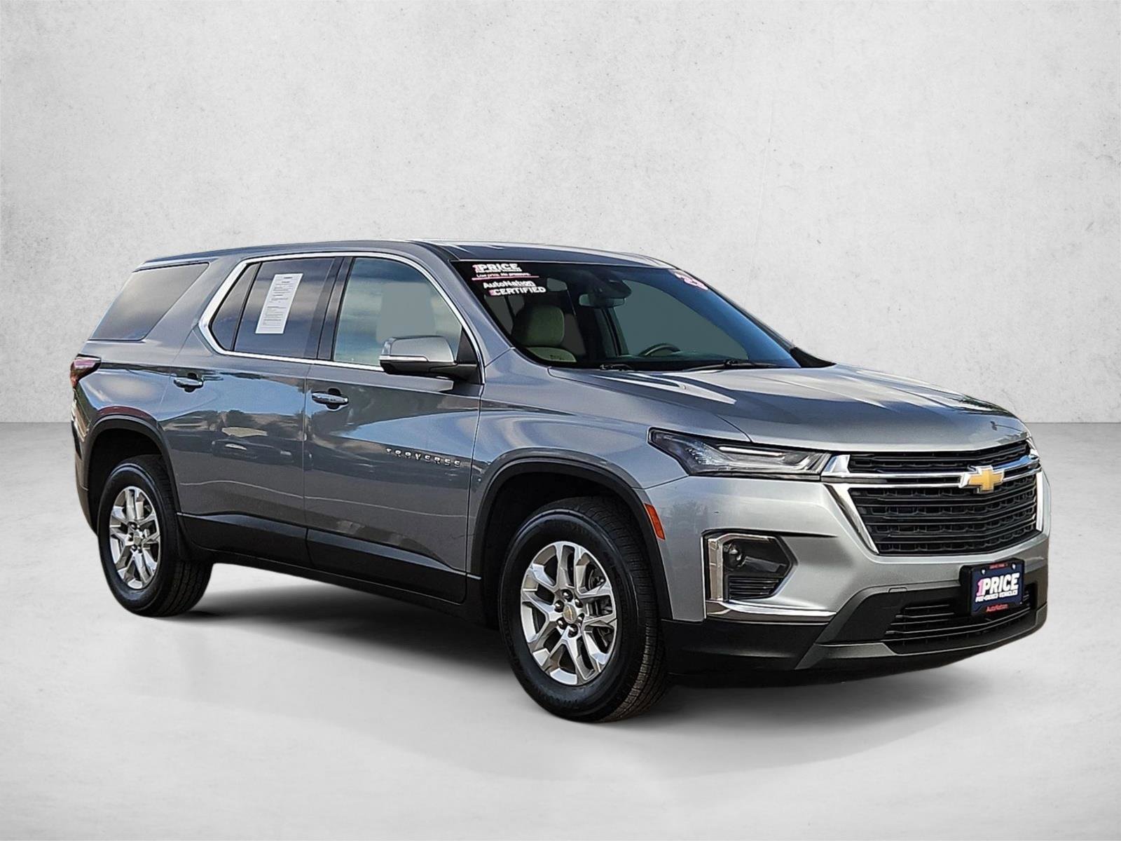 Used 2023 Chevrolet Traverse LS FWD image 3