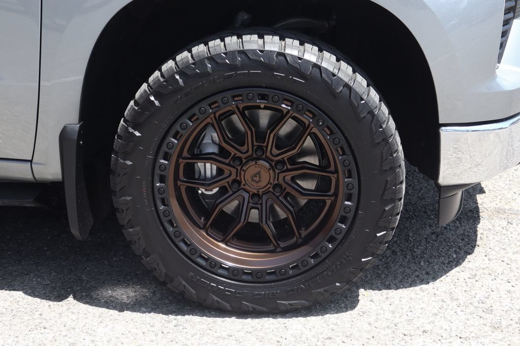 Used 2024 Chevrolet Silverado 1500 LT RWD image 46