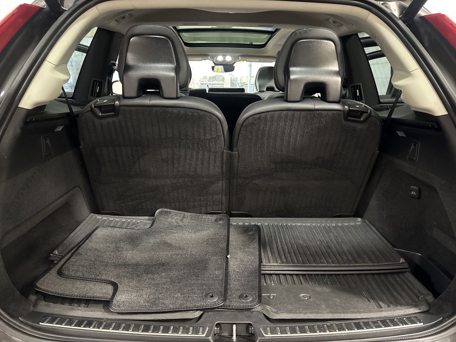 Certified 2023 Volvo XC90 B6 Plus w/ Protection Package Premier AWD/4WD image 27