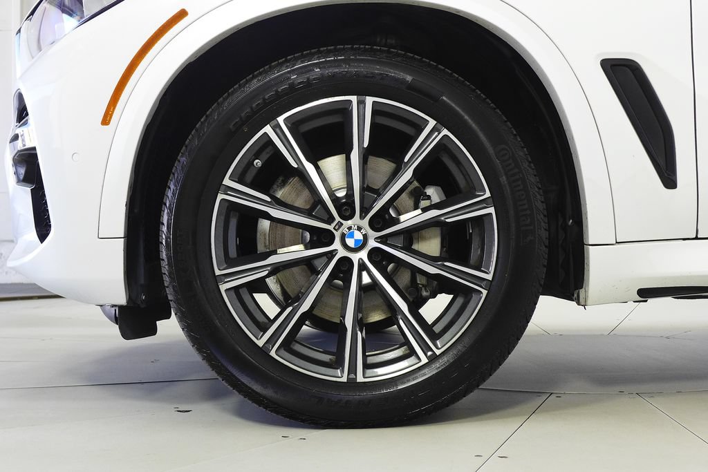 Used 2022 BMW X5 xDrive40i w/ M Sport Package AWD/4WD image 5