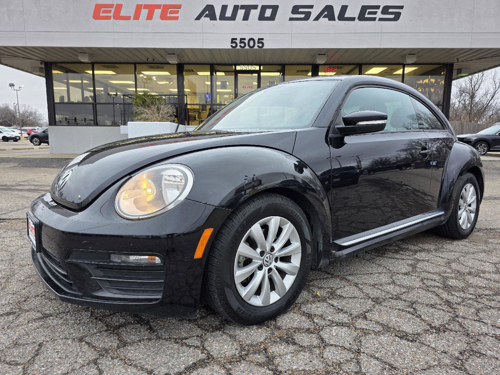 Used 2019 Volkswagen Beetle 2.0T S FWD image 1