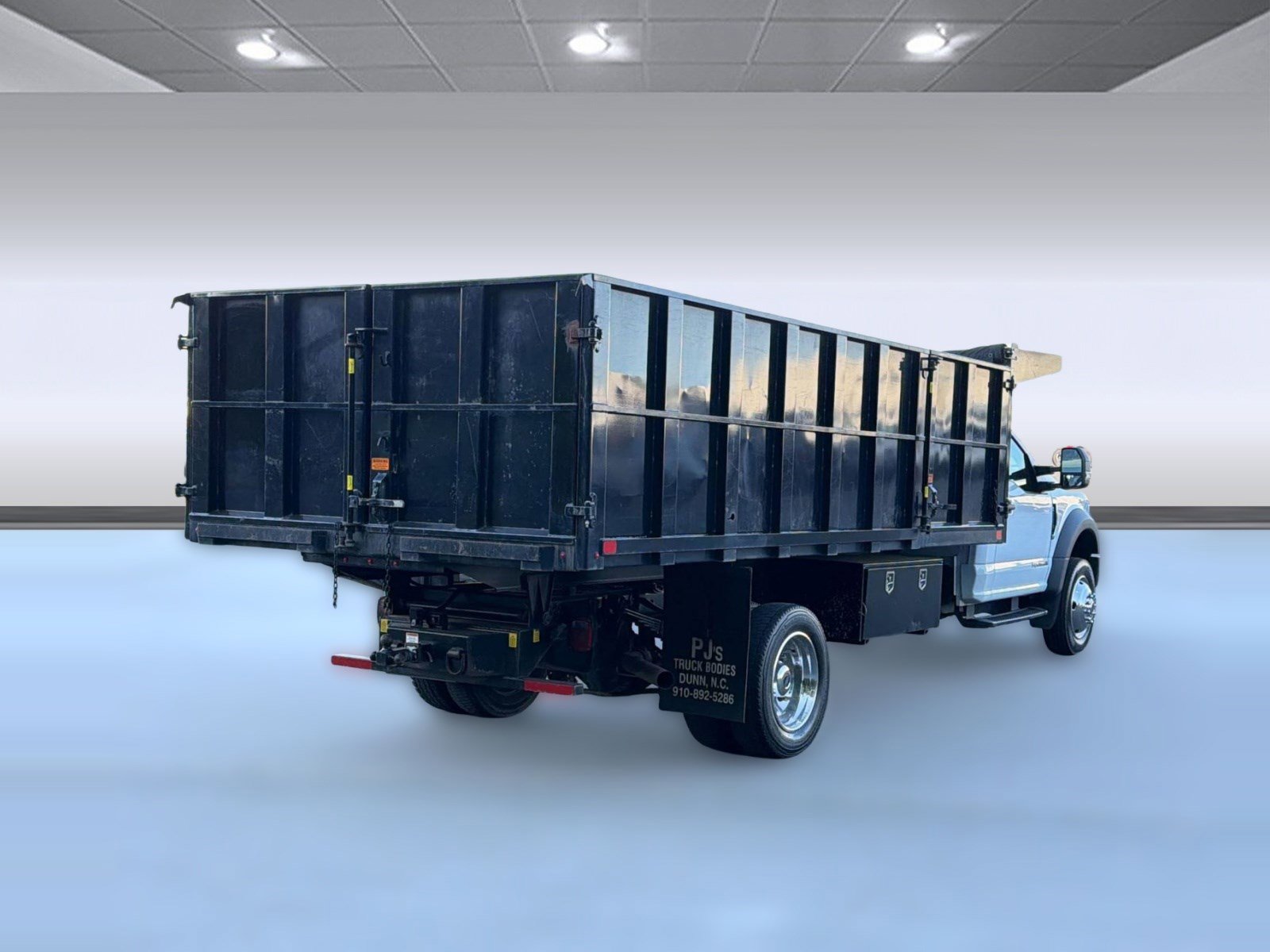 Used 2022 Ford F550 2WD Regular Cab Super Duty image 19