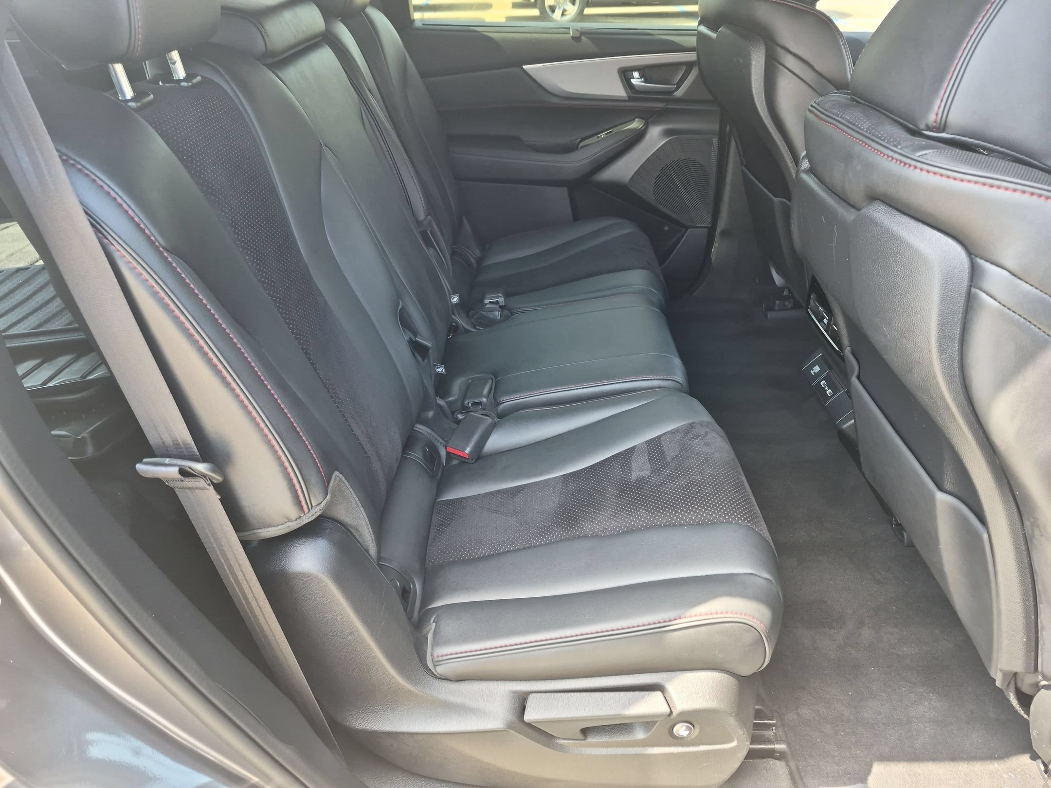 Used 2023 Acura MDX A-Spec AWD/4WD image 32