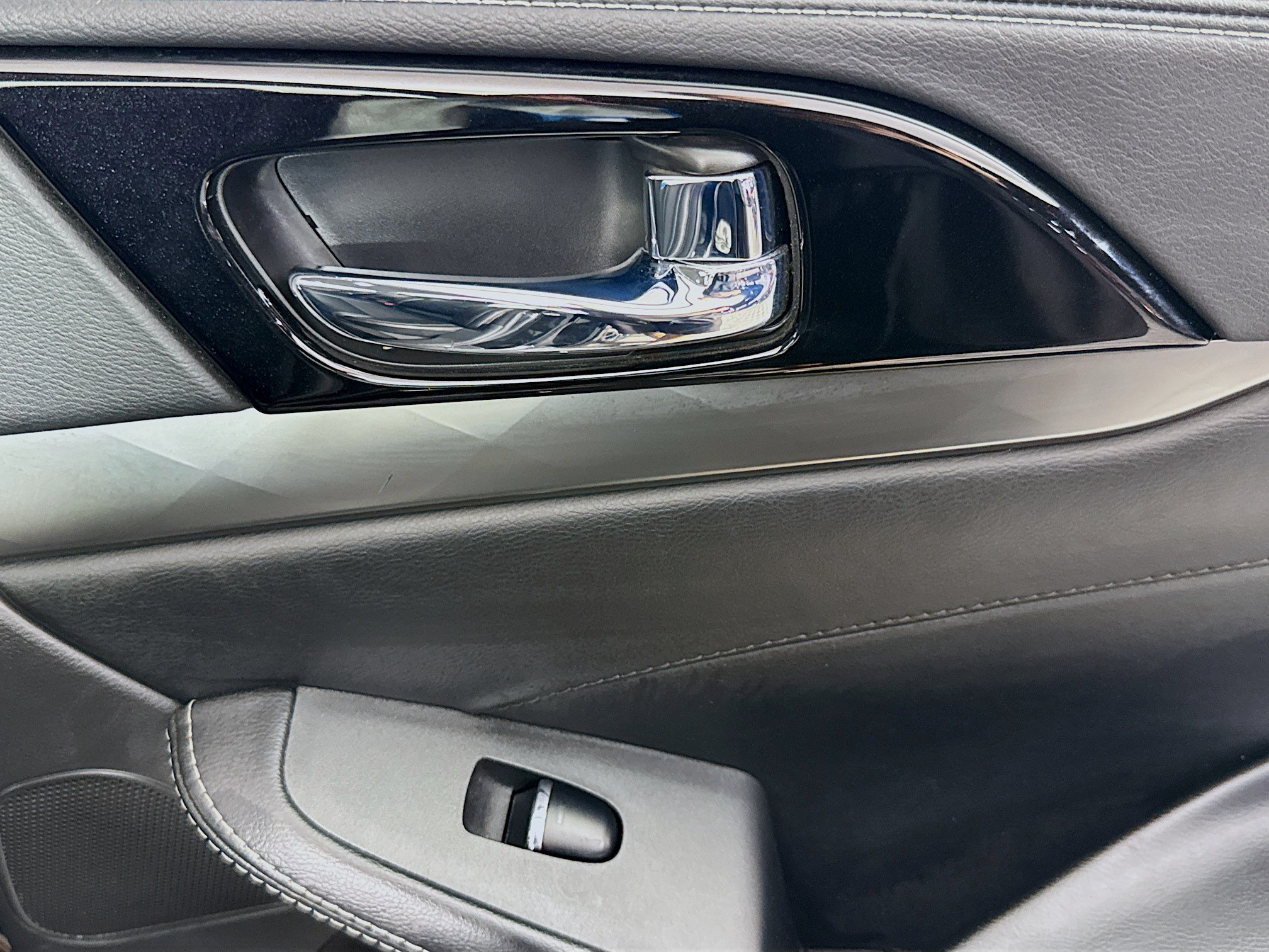 Used 2022 Nissan Maxima SL FWD image 51