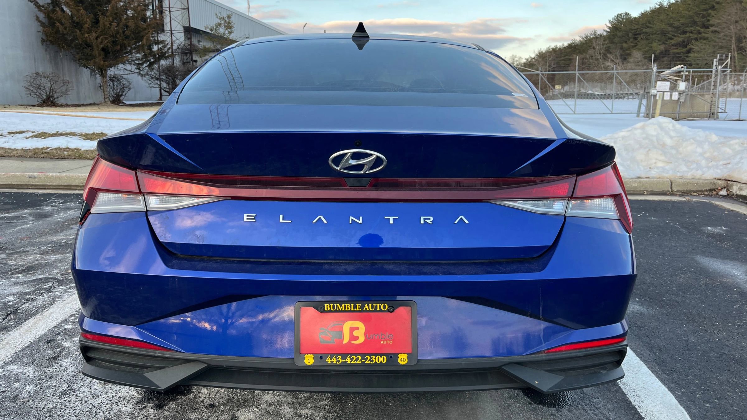 Used 2021 Hyundai Elantra SE image 12