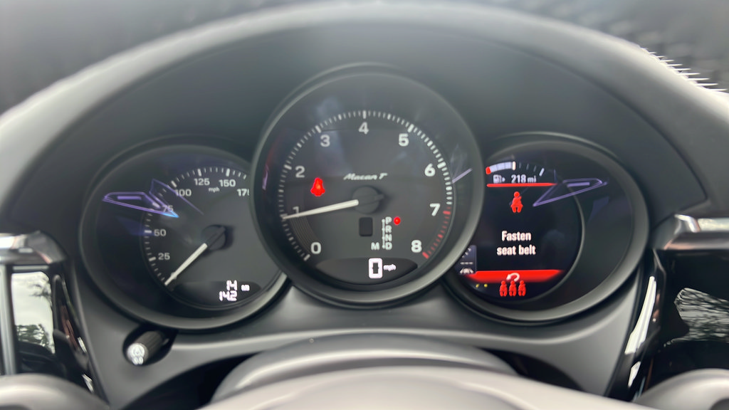 New 2026 Porsche Macan Turbo AWD/4WD image 30