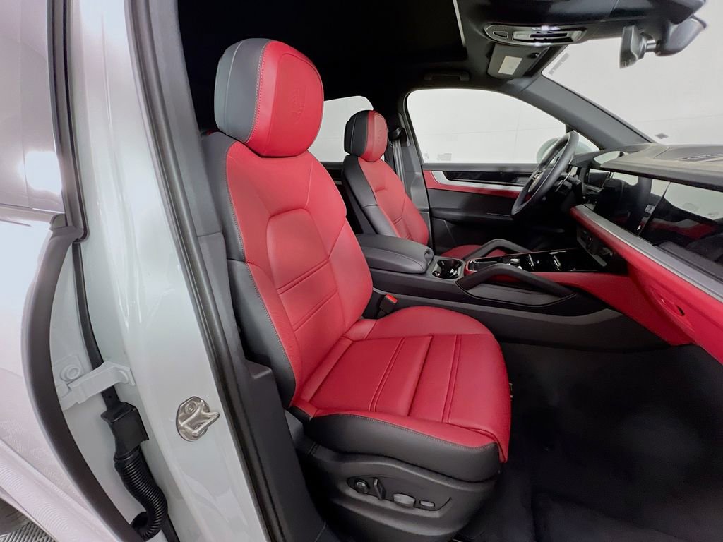 New 2026 Porsche Cayenne image 30