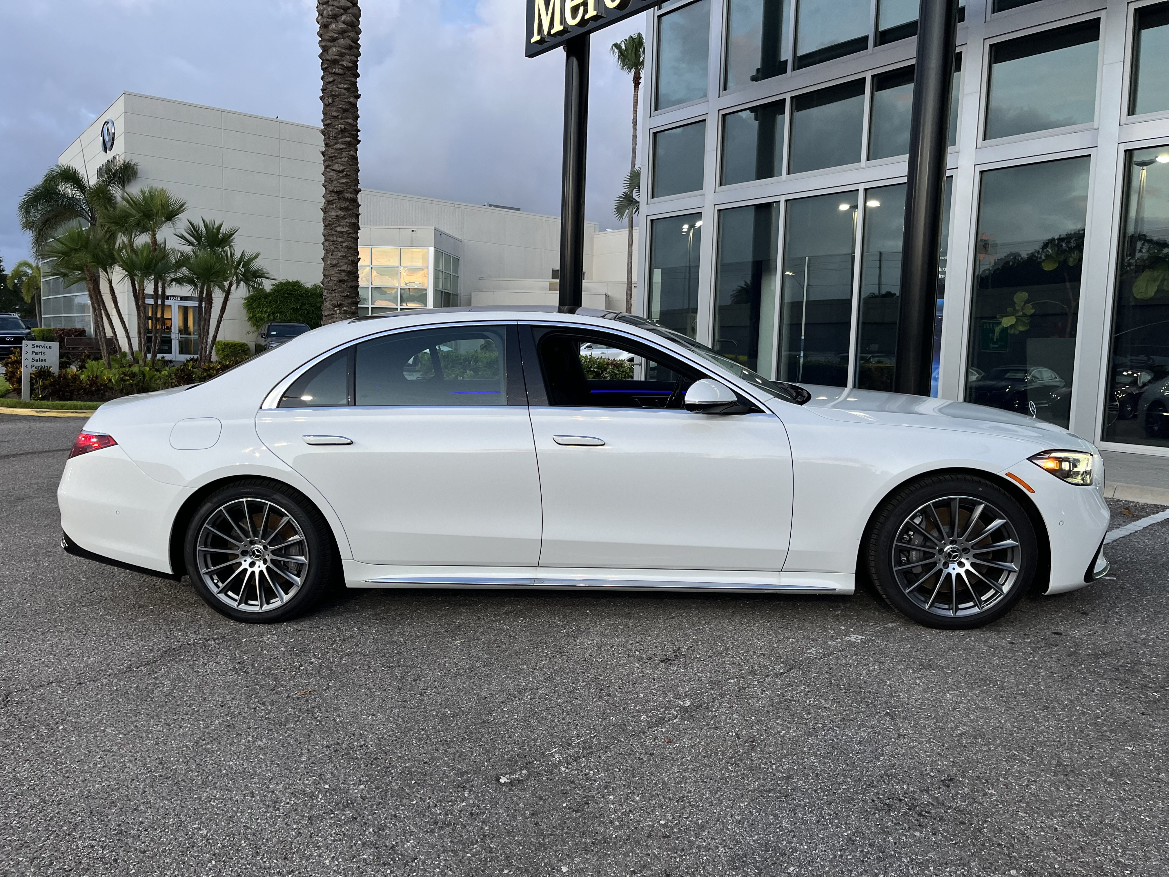 New 2026 Mercedes-Benz S 580e 4MATIC Sedan image 8