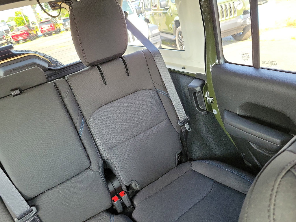 New 2023 Jeep Wrangler Unlimited Rubicon 4xe w/ Cold Weather Group image 14