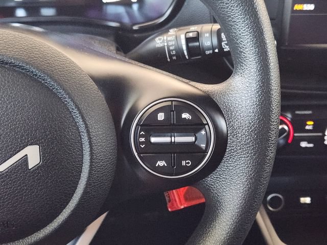 Used 2025 Kia Soul LX w/ LX Technology Package FWD image 29