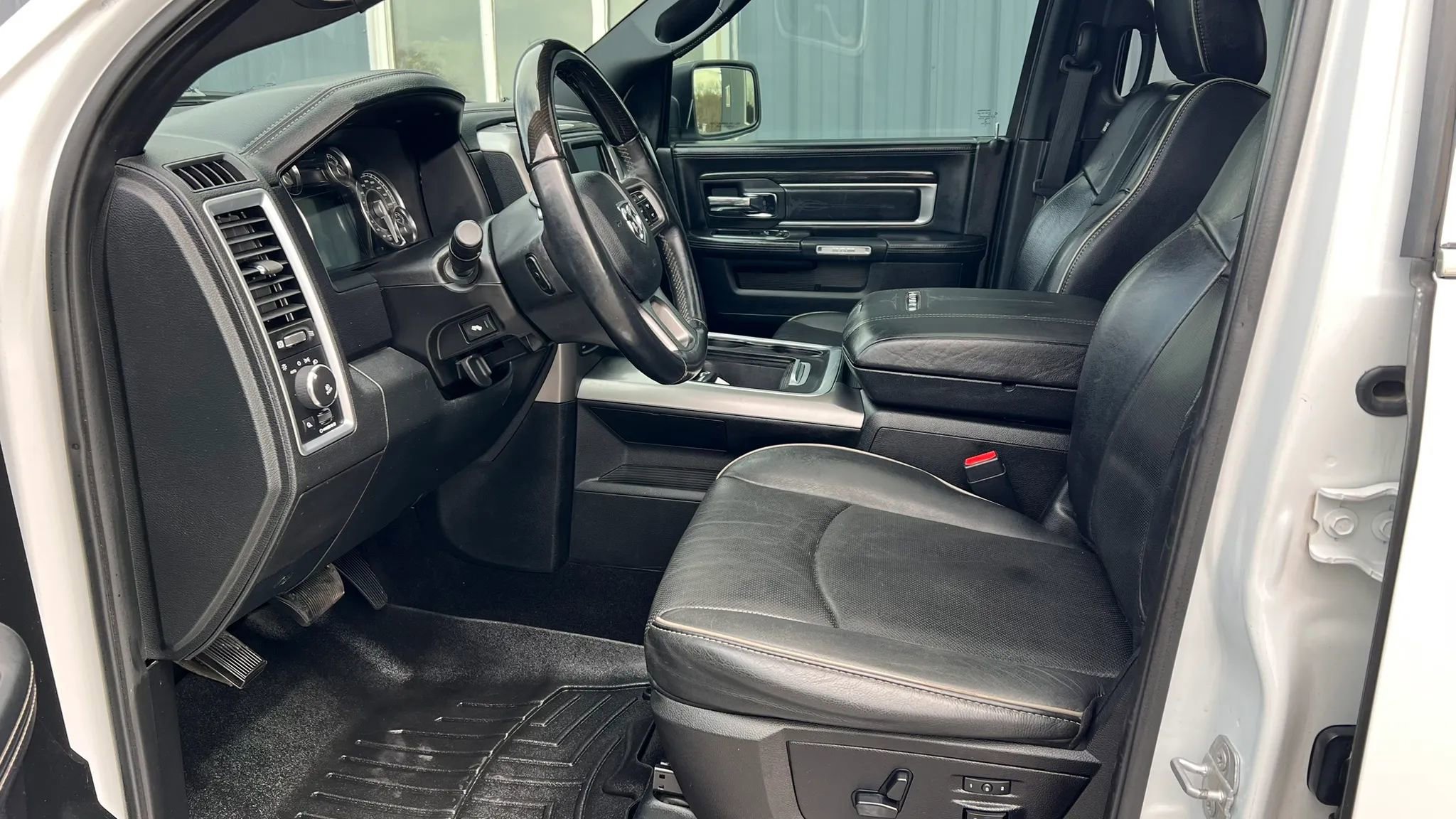 Used 2016 RAM 1500 Limited AWD/4WD image 16