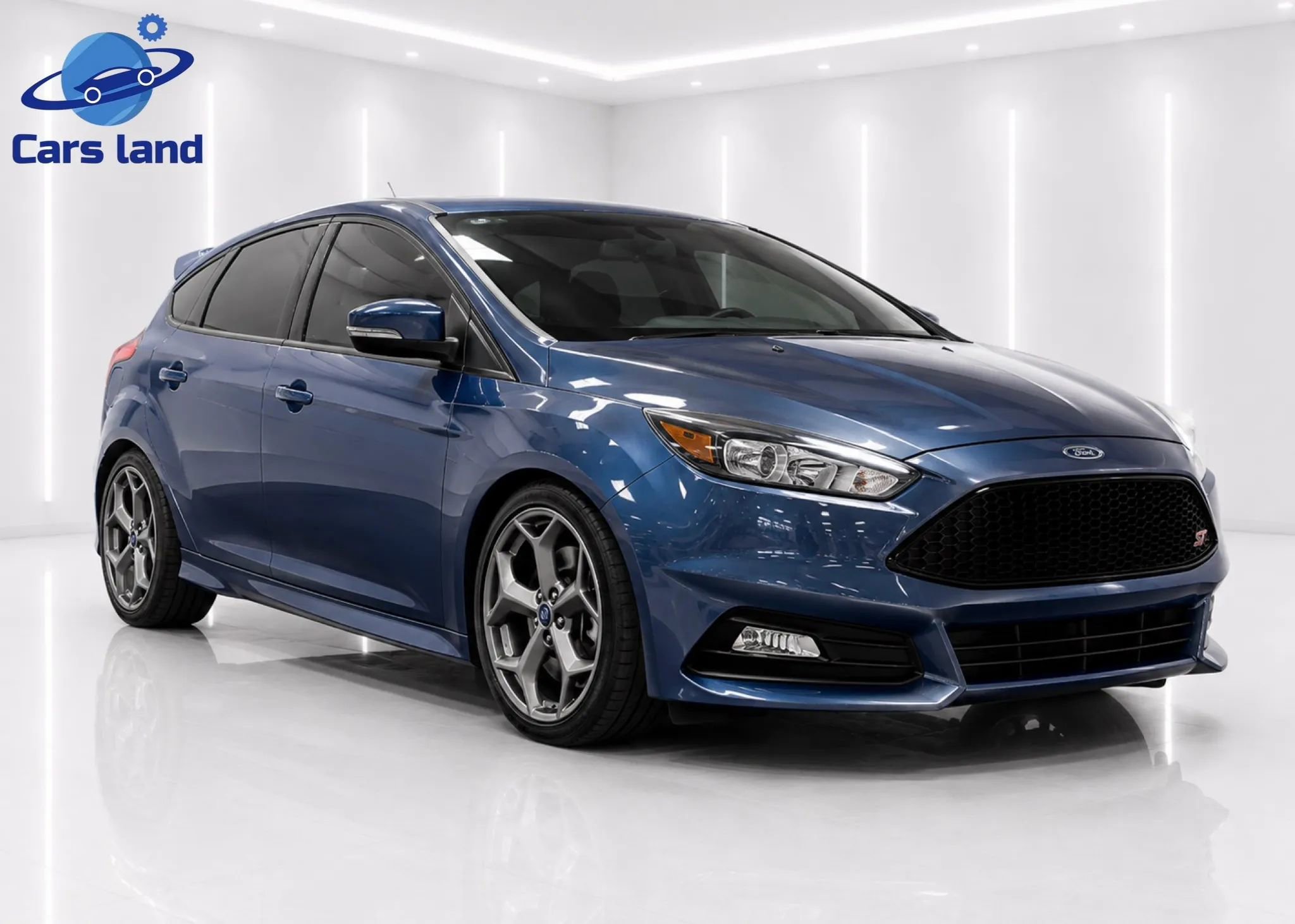 Used 2018 Ford Focus ST FWD image 2