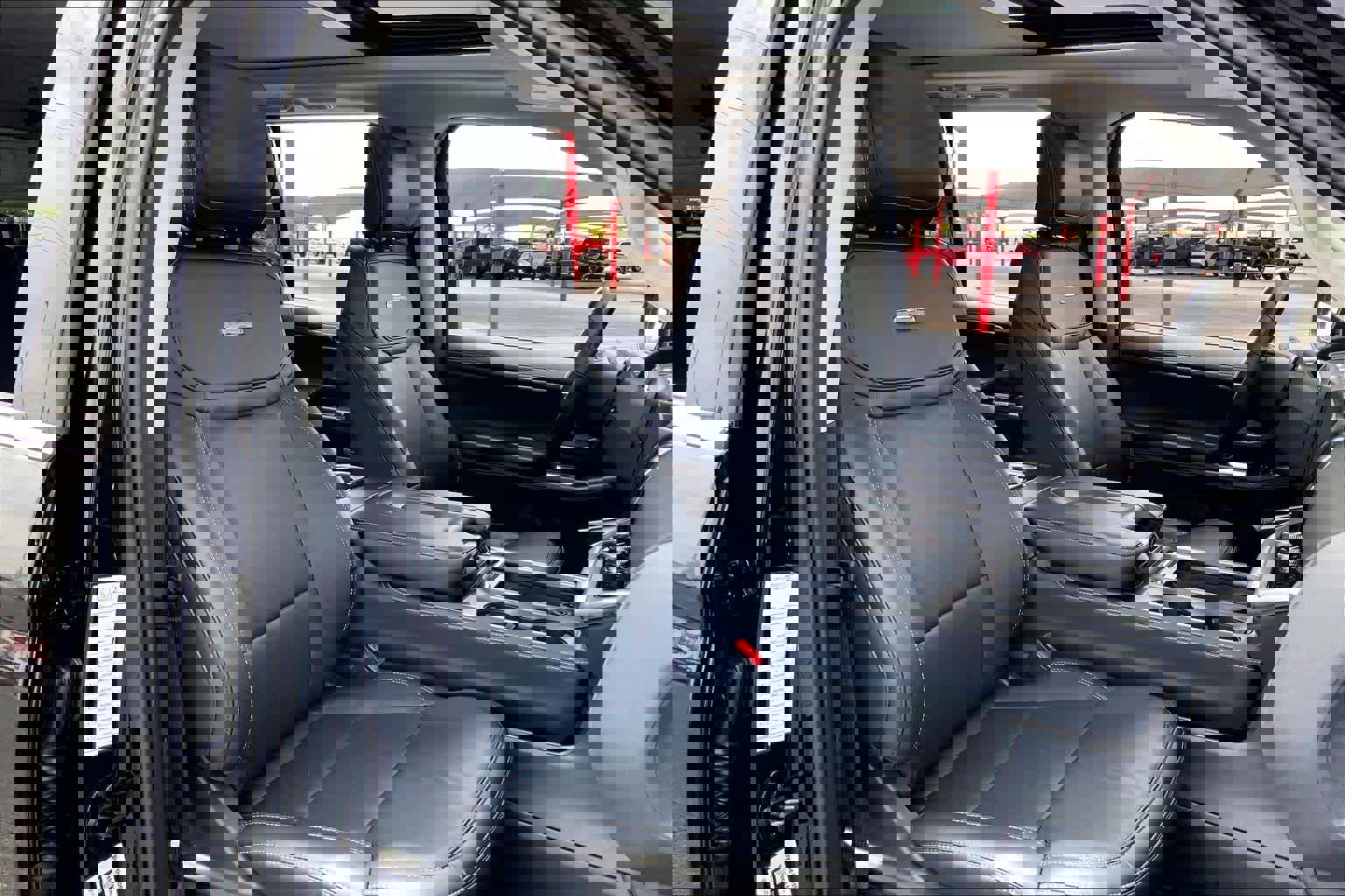 Used 2025 Ford Expedition Platinum AWD/4WD image 9