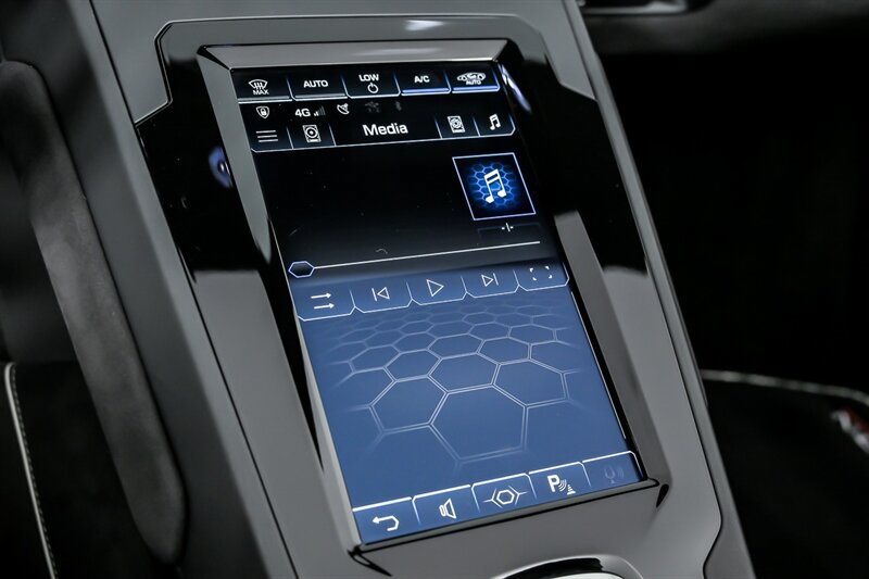 Used 2022 Lamborghini Huracan EVO RWD image 28