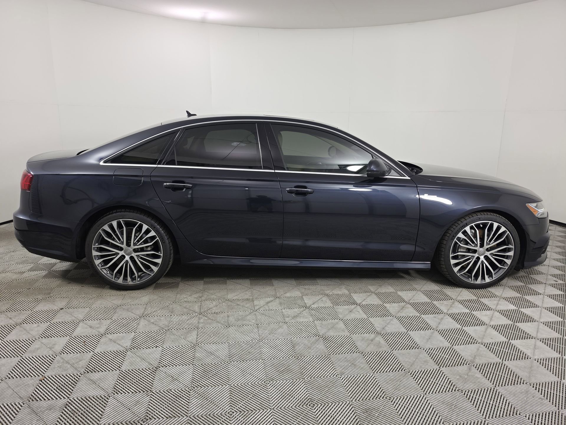 Used 2017 Audi A6 3.0T Premium Plus w/ Driver Assistance Package AWD/4WD image 8