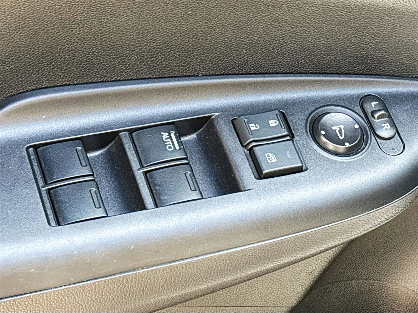 Used 2015 Honda Fit EX image 17