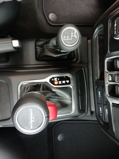 New 2025 Jeep Gladiator Sport S image 44