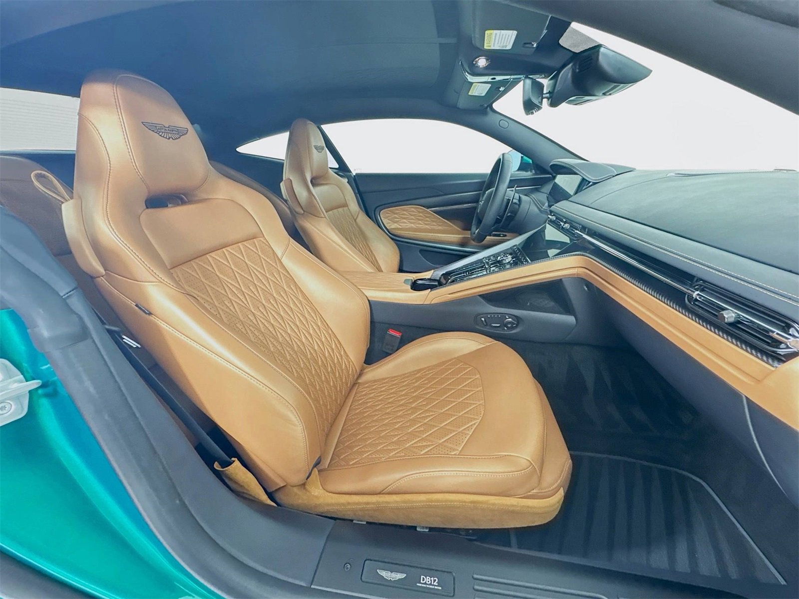 Used 2025 Aston Martin DB12 Coupe image 25