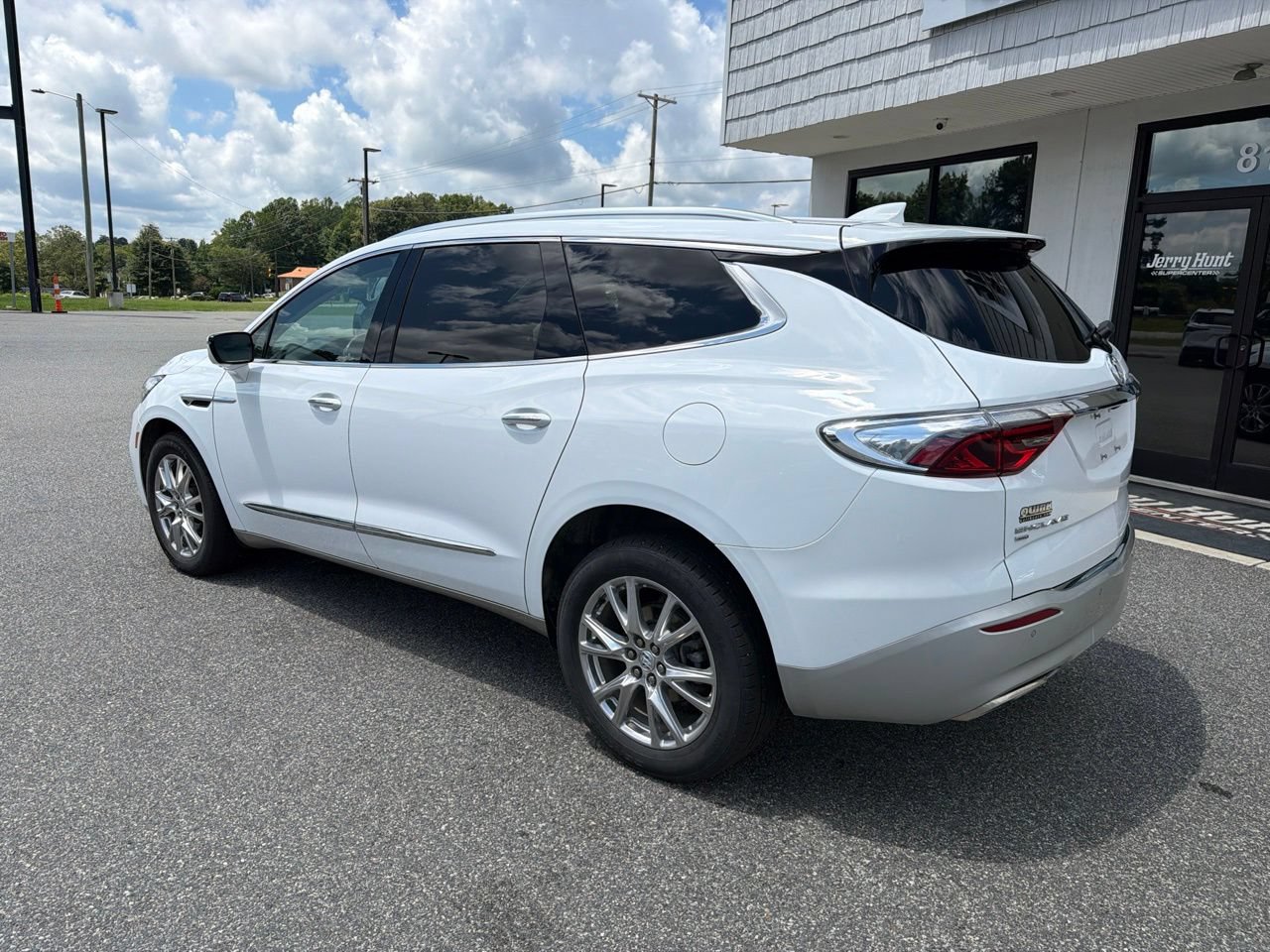 Used 2023 Buick Enclave Premium w/ Experience Buick Package AWD/4WD image 7