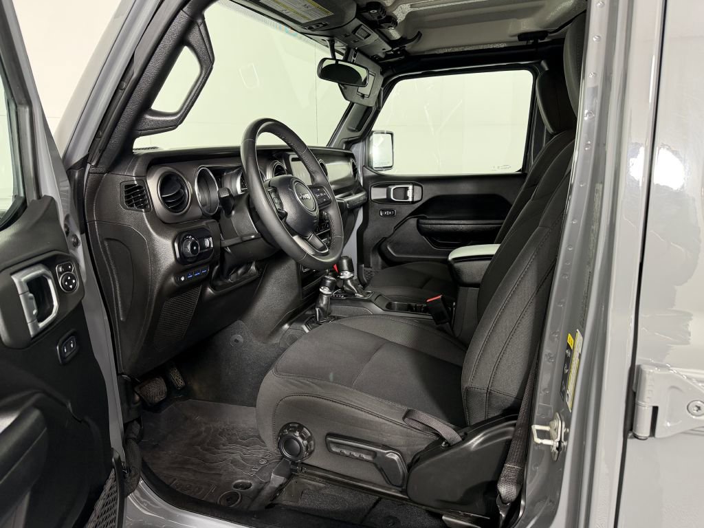 Used 2023 Jeep Wrangler Unlimited AWD/4WD image 12