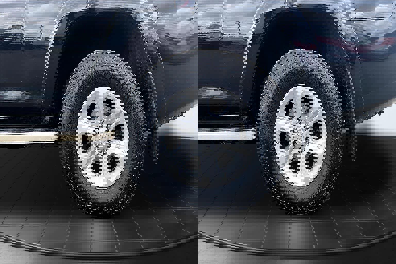 Used 2020 Toyota 4Runner SR5 image 35