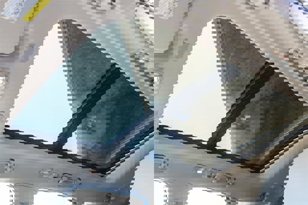 Used 2024 Volvo XC60 B5 Ultimate image 16