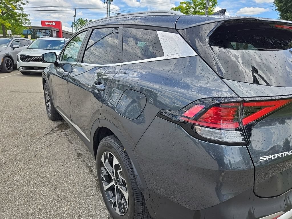 Certified 2023 Kia Sportage EX AWD/4WD image 7