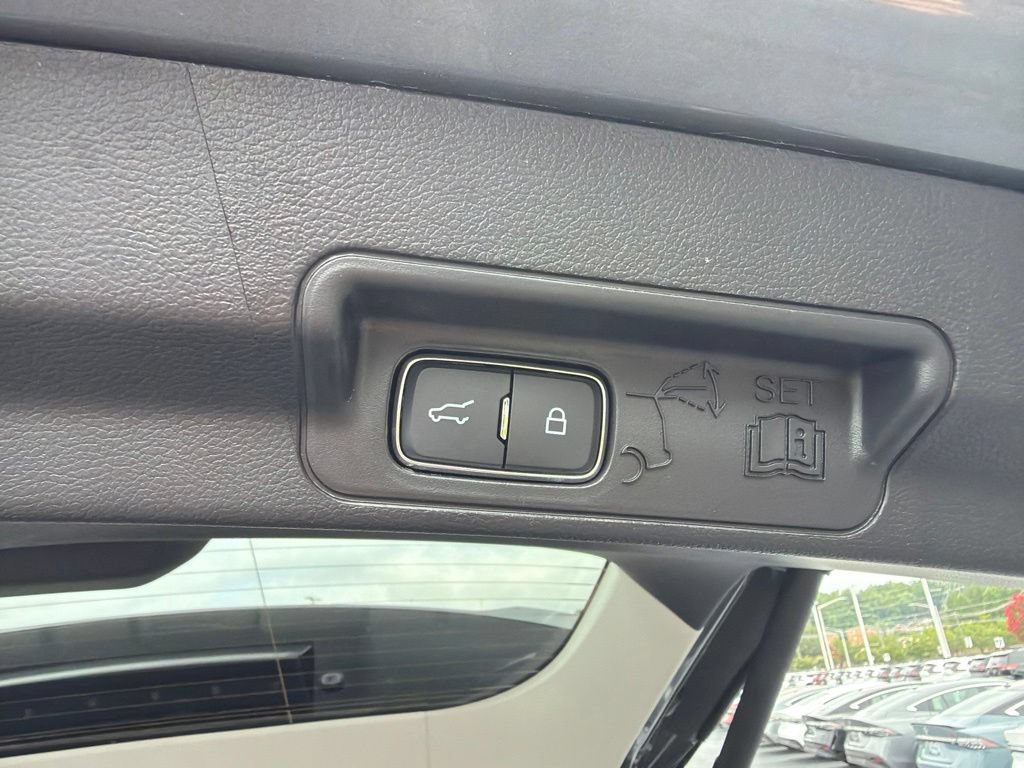 Used 2025 Ford Explorer Active w/ Active Comfort Package AWD/4WD image 8