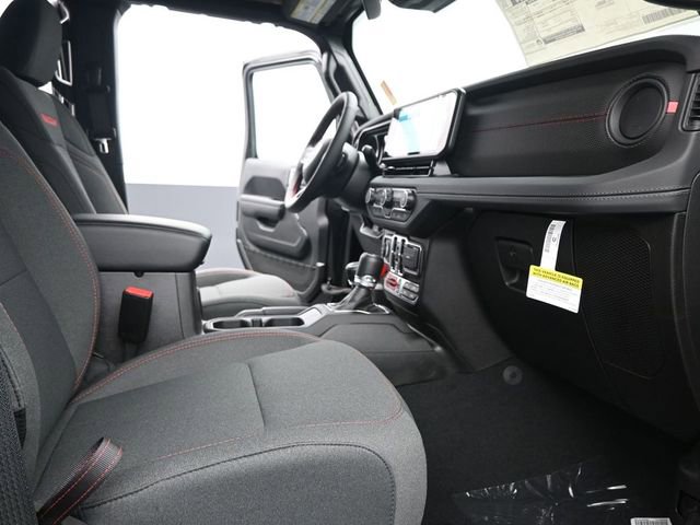 Used 2024 Jeep Wrangler Unlimited Rubicon w/ Technology Group image 21