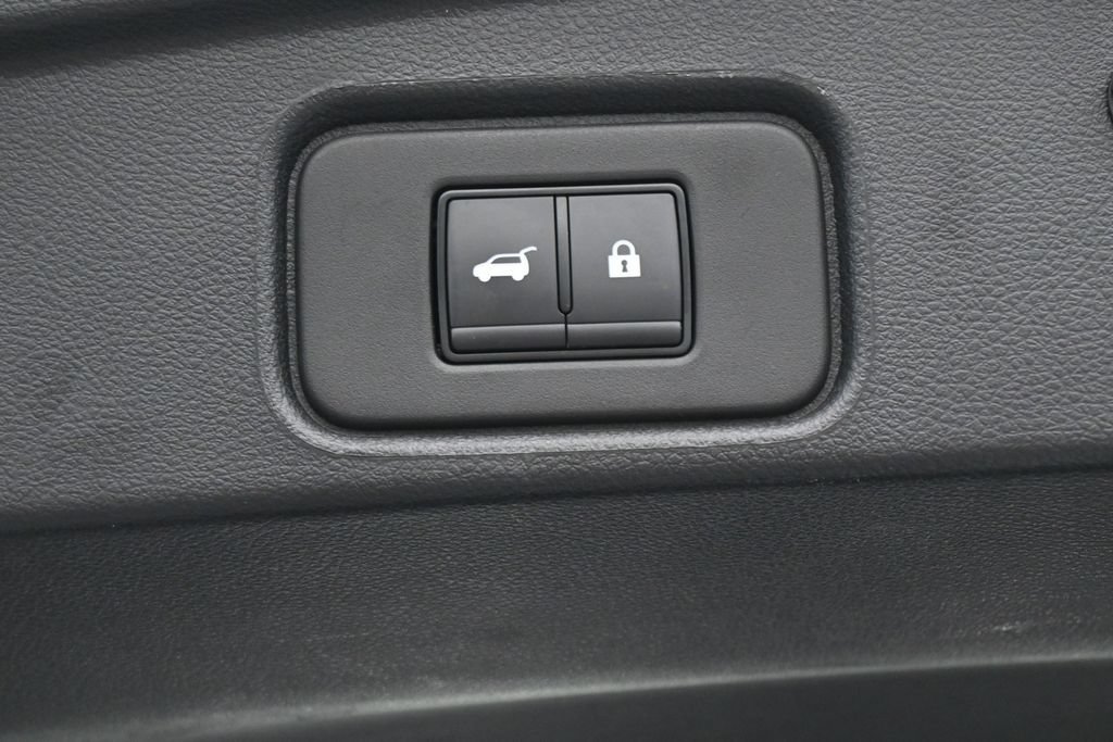 Used 2025 Nissan Pathfinder SV AWD/4WD image 30