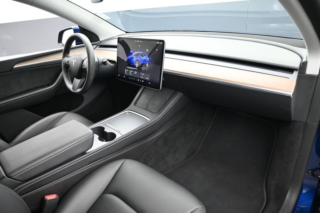Used 2023 Tesla Model Y AWD image 33