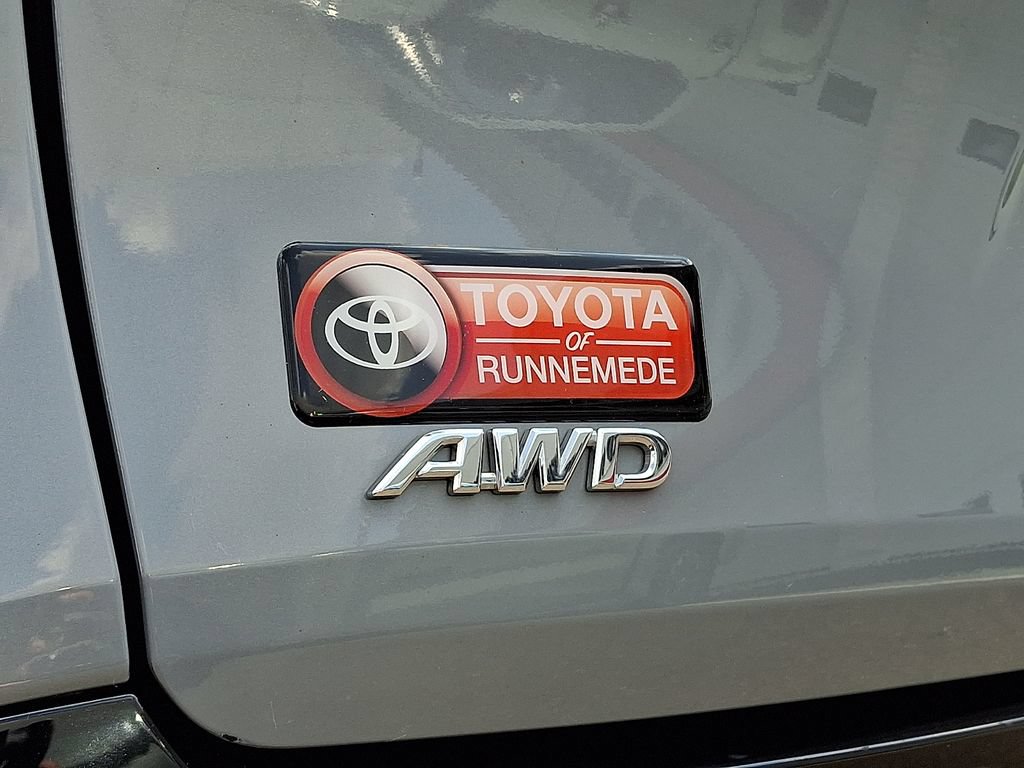 Certified 2023 Toyota Sienna XSE w/ XSE Plus Package AWD/4WD image 34
