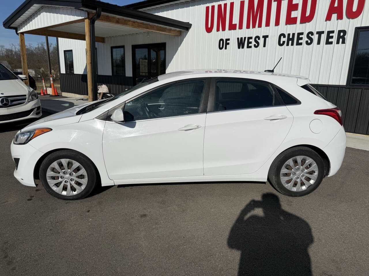 Used 2017 Hyundai Elantra GT FWD image 12