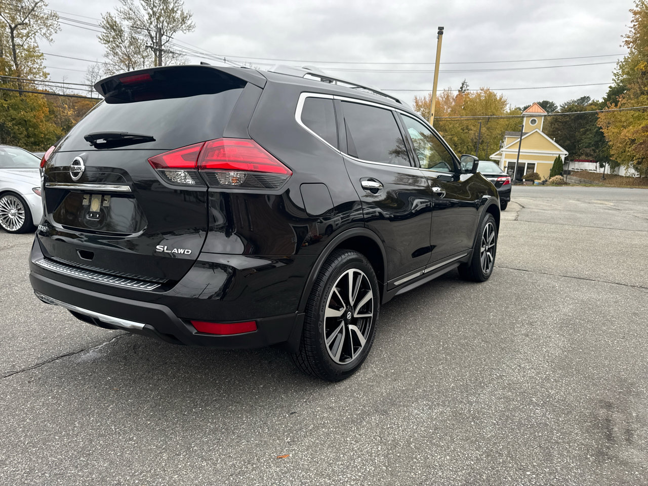 Used 2017 Nissan Rogue SL w/ SL Premium Package image 6