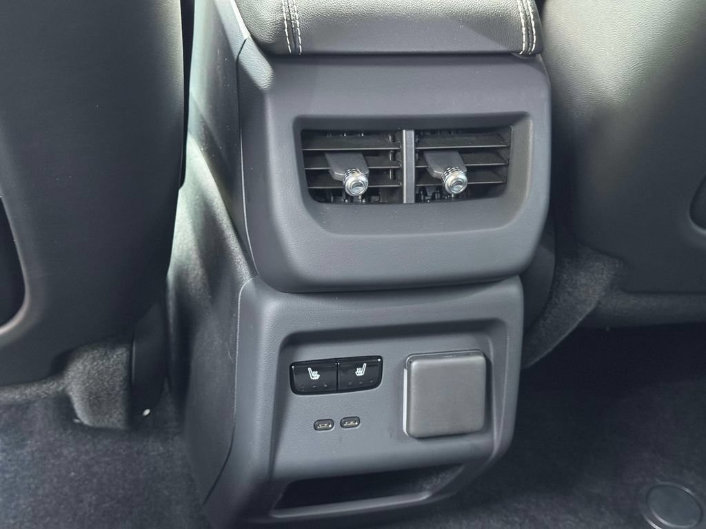 Used 2025 Cadillac Optiq Luxury 2 w/ LPO, Floor Liner Package AWD/4WD image 21