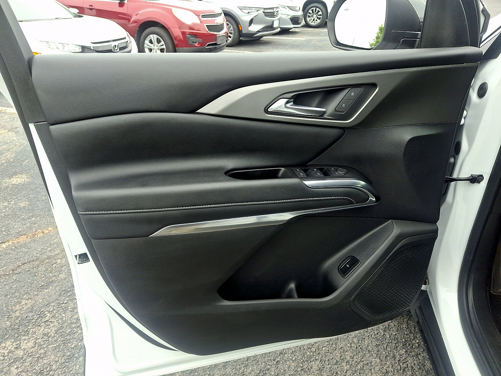 Used 2024 Chevrolet Traverse LT w/ LPO, Floor Liner Package AWD/4WD image 13