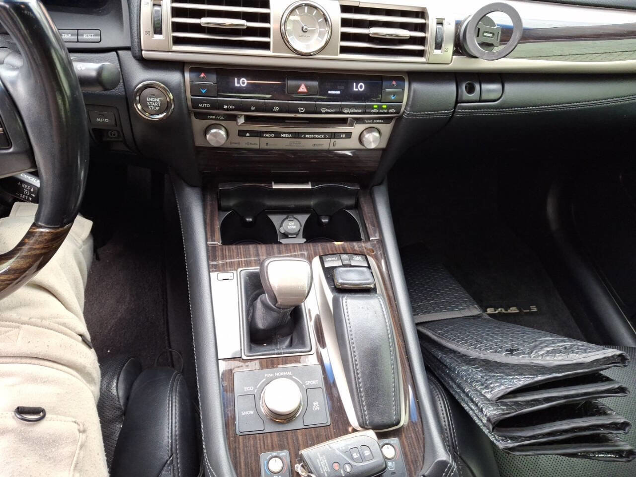 Used 2015 Lexus LS 460 image 10