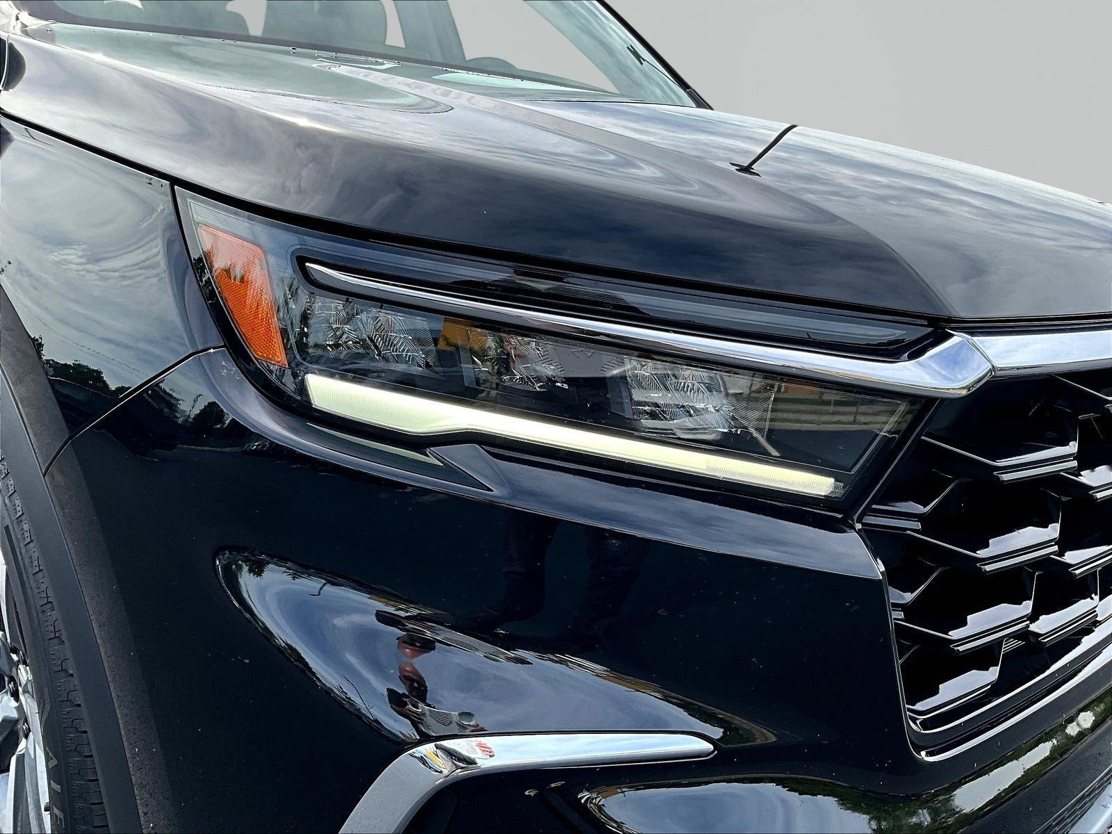 Used 2025 Honda Pilot Elite image 33