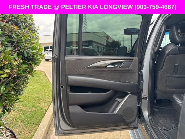 Used 2019 Cadillac Escalade ESV Platinum AWD/4WD image 13