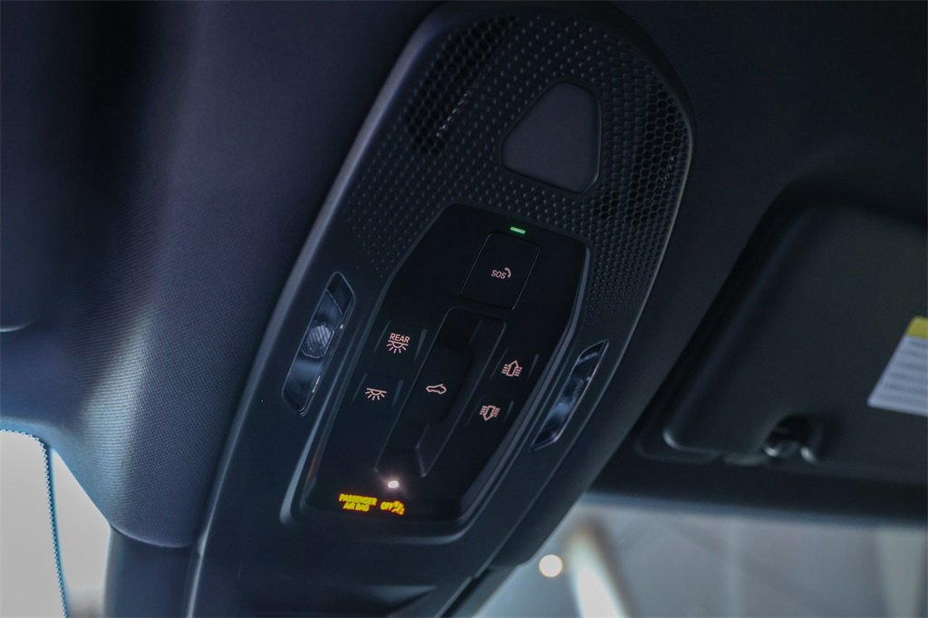 Used 2025 Porsche Cayenne image 19