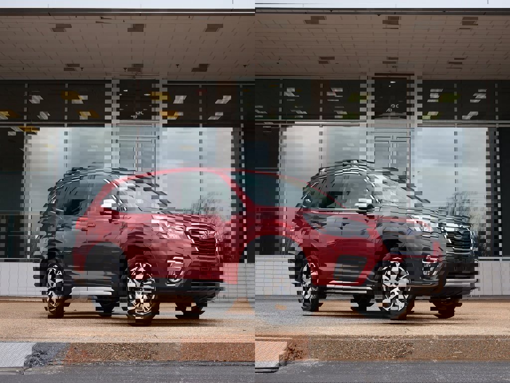 Used 2020 Subaru Forester Touring image 2