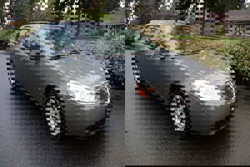 Used 2009 Pontiac G6 GT image 2