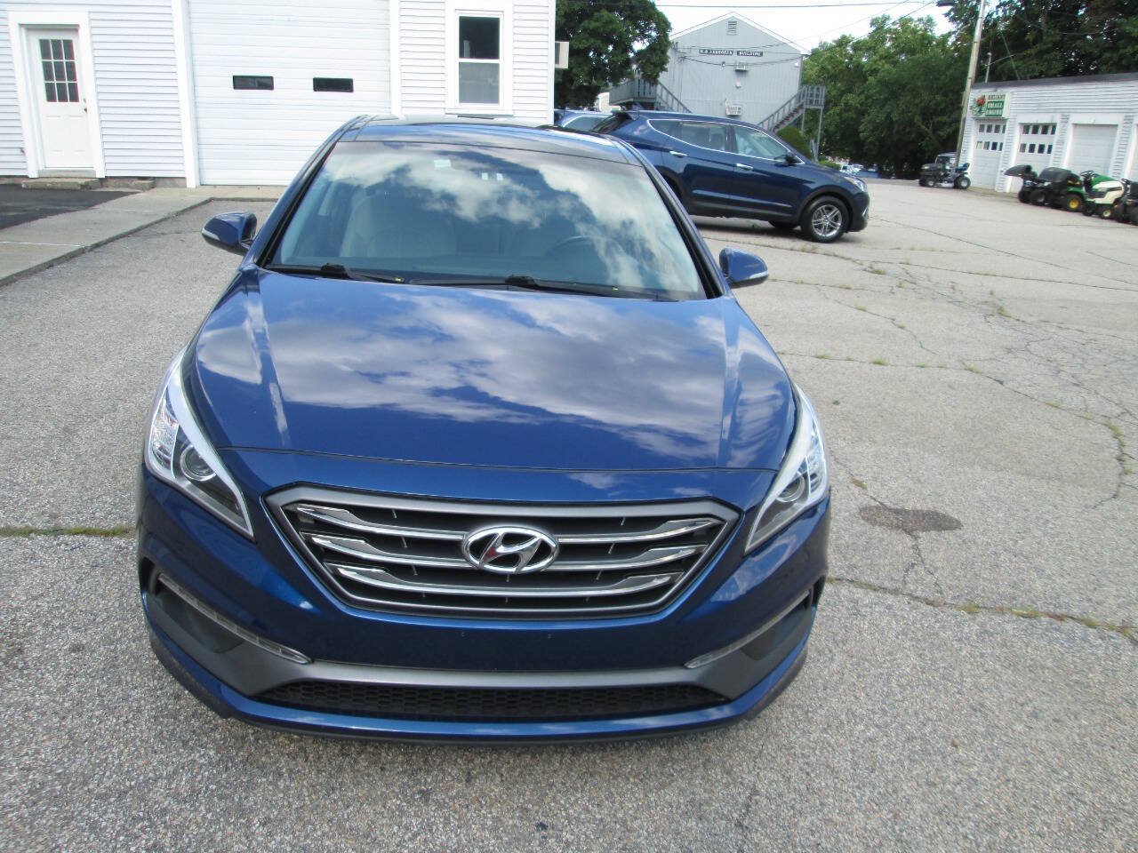 Used 2016 Hyundai Sonata Limited w/ Option Group 04 FWD image 6
