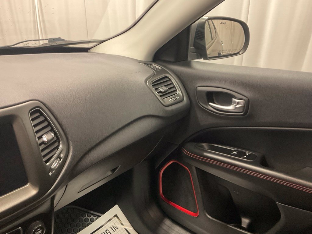 Used 2018 Jeep Compass Trailhawk w/ Navigation Group AWD/4WD image 24