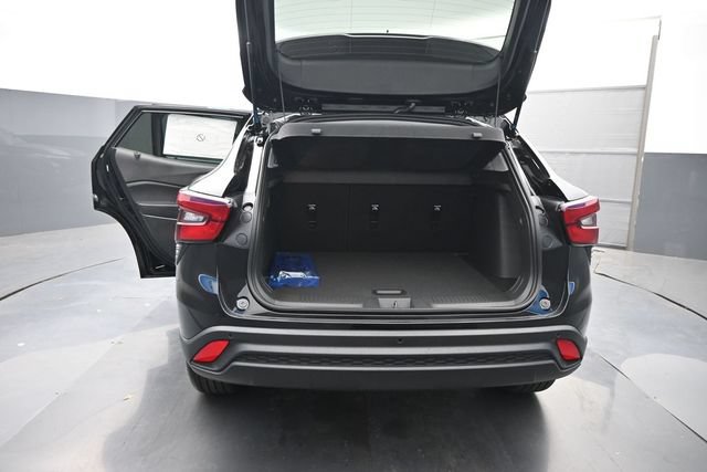 New 2026 Chevrolet Trax LT w/ Driver Confidence Package FWD image 8