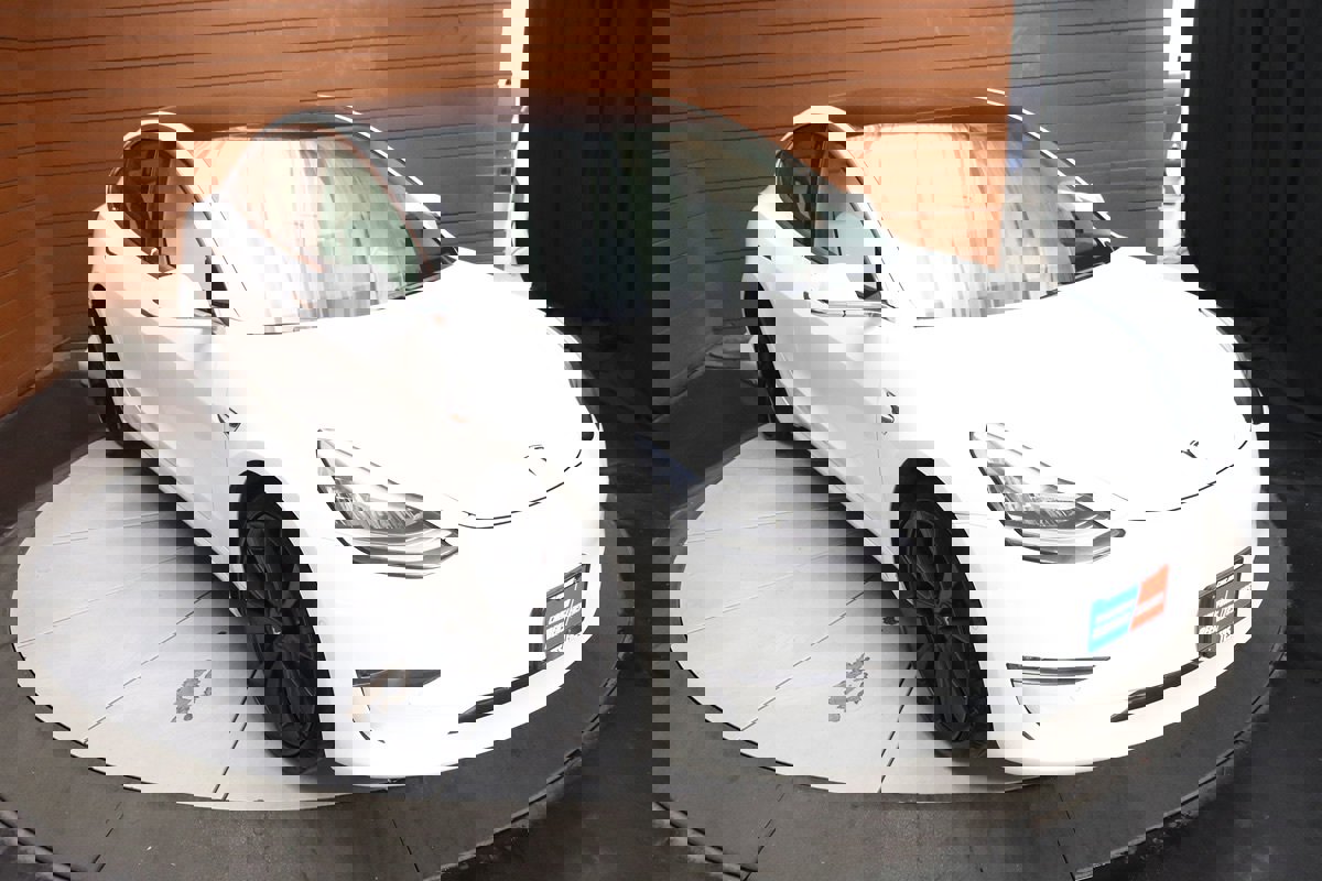 Used 2020 Tesla Model 3 Performance image 20