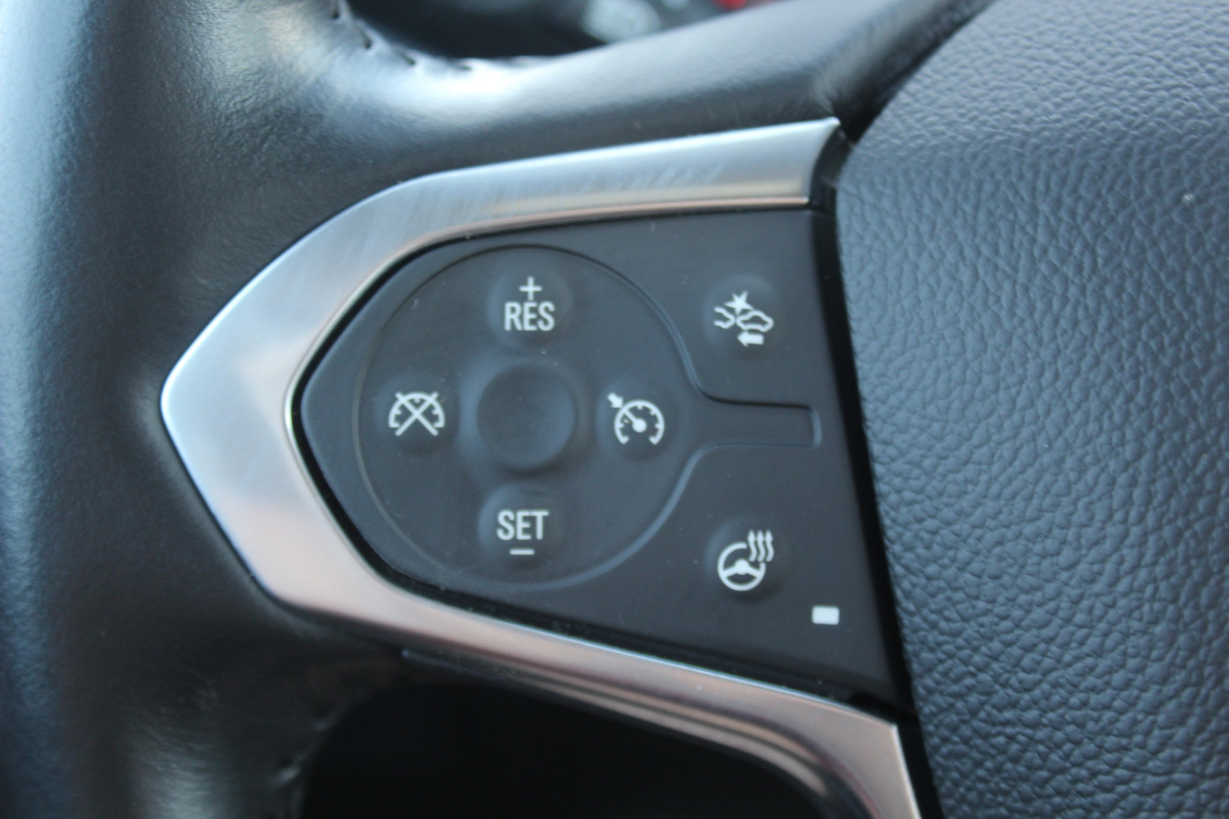 Used 2022 Chevrolet Traverse Premier w/ LPO, Floor Liner Package AWD/4WD image 10